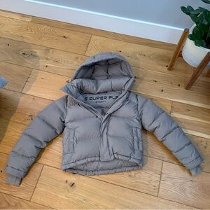 Taupe Shorty Aritzia TNA Super Puff winter jacket , 3XS